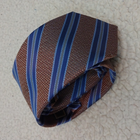 NWT Jos A. Bank Reserve Brown/Blue Silk Stripe Tie - Picture 10 of 10